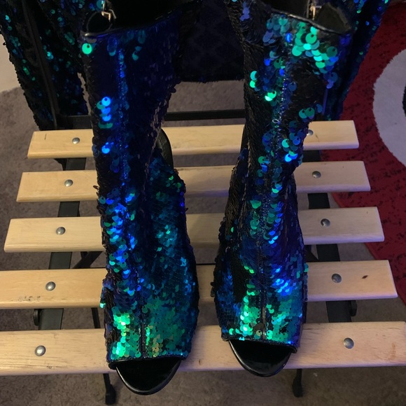 Size 8 1/2 booties with matching blazer (medium) - Picture 7 of 12